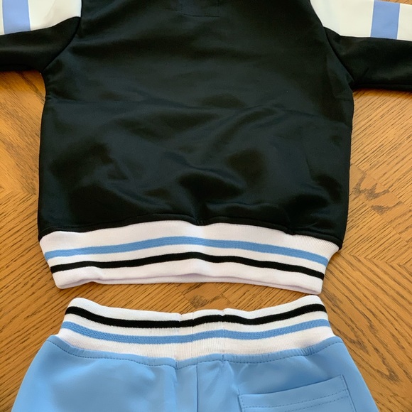 Boy’s 2pc Jogger Set Sizes 4 & 5 - Picture 14 of 16